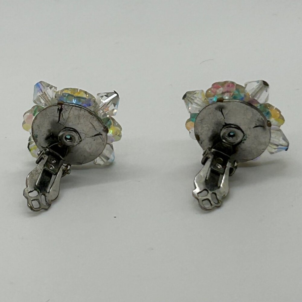 Vtg 1950s Aurora Borealis AB Crystal Cluster Marguerite Flower Clip On Earrings - Picture 12 of 14